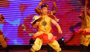 内蒙古举办庆祝建党99周年大型文艺晚会