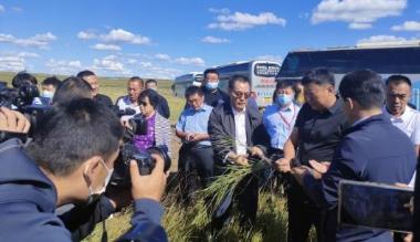 中国·内蒙古第四届牧草产业大会举办