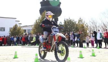 托克托县“开河鱼节”摩托车趣味活动在神泉景区举行