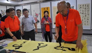 中国知青第六届文化艺术节在乌拉特前旗开幕