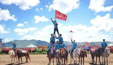 内蒙古兴安盟扎赉特旗：欢聚草原 共享那达慕