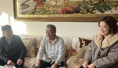 寒冬送暖传党情 殷殷关怀暖人心|农行东胜支行开展新春走访慰问老党员活动